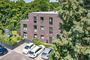 Traumhafte Erdgeschosswohnung in ruhiger Villenlage mit Gartenanteil – Die vollständige Adresse der Immobilie erhältst du vom Anbieter., 22359 Volksdorf, Hamburg – Vorschaubild 2