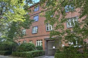 Großzügige 3,5-Zimmer-Wohnung mit zwei Tiefgaragenstellplätzen in Berlin-Pankow
