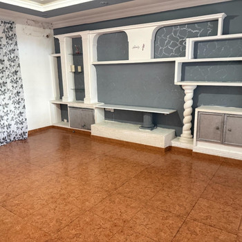 Maisonette-Wohnung mit 4 Schlafzimmern, 2 Bädern und zwei großen Terrassen