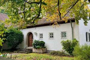 Grünwalder Rohdiamant * Charmantes Einfamilienhaus mit großem Potential zur individuellen Gestaltung – Dr.-Hans-Staub-Str. 10, 82031 Grünwald – Vorschaubild 14