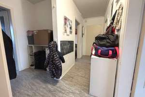 Charmante 3-Zimmer-Wohnung mit Balkon – Solide Kapitalanlage oder komfortables Zuhause – Die vollständige Adresse der Immobilie erhältst du vom Anbieter., 24109 Mettenhof, Kiel – Vorschaubild 2