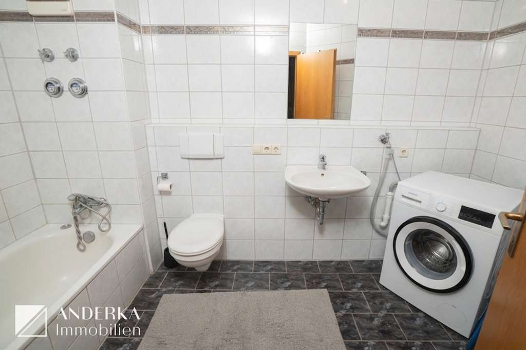 Immobilie in Jettingen-Scheppach - Wohnen mit Galerie-Charakter: 4-Zimmer-Maisonette mit Süd-Loggia! - Bild 4