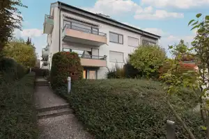 Richtig zuhause: Gepflegte Souterrainwohnung mit Terrasse zur flexiblen Nutzung – Stuttgart – Vorschaubild 3