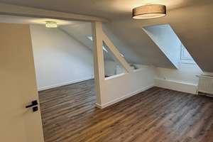 Frisch Renovierte Wohnung  in Pforzheim: 2-Zimmer-Dachgeschosswohnung – Bismarckstraße 18, 75179 Nordstadt, Pforzheim – Vorschaubild 2