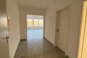 Großzügige Drei-Zimmer Wohnung mit Küche und Loggia am Stadtwerder – Die vollständige Adresse der Immobilie erhältst du vom Anbieter., 28199 Alte Neustadt, Bremen – Vorschaubild 4