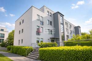 Top!! Renovierte/Sanierte Gartenwohnung - Provisionsfrei – Hildegard-von-Bingen-Weg 3, 60439 Niederursel, Frankfurt am Main – Vorschaubild 2