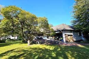 Exklusiver Bungalow mit Schwimmbad und parkähnlichem Grundstück für 429.000 € zu verkaufen in Lauter – Die vollständige Adresse der Immobilie erhältst du vom Anbieter., 67745 Grumbach – Vorschaubild 1