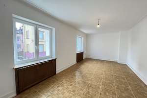 Bezugsfreie, sanierte 4 bis 5 Zimmerwohnung mit zwei Balkonen (nahe Finanzamt) – Scheffelstraße 3, 75179 Nordstadt, Pforzheim – Vorschaubild 2