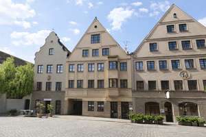 Sofort Bezugsfrei -  Atelierwohnung auf zwei Ebenen über den Dächern der Augsburger Innenstadt – Die vollständige Adresse der Immobilie erhältst du vom Anbieter., 86152 Georgs- und Kreuzviertel, Augsburg – Vorschaubild 1