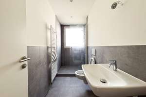 Frisch sanierte 3-Zimmer-Wohnung mit zwei Balkonen in Düsseldorf-Golzheim – Die vollständige Adresse der Immobilie erhältst du vom Anbieter., 40474 Golzheim, Düsseldorf – Vorschaubild 5