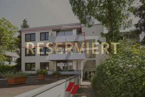 Schwachhausen: oberste Etage, gut aufgeteilte 3-4  Zimmerwohnung mit Lift, gr. Balkon u. TG-SP