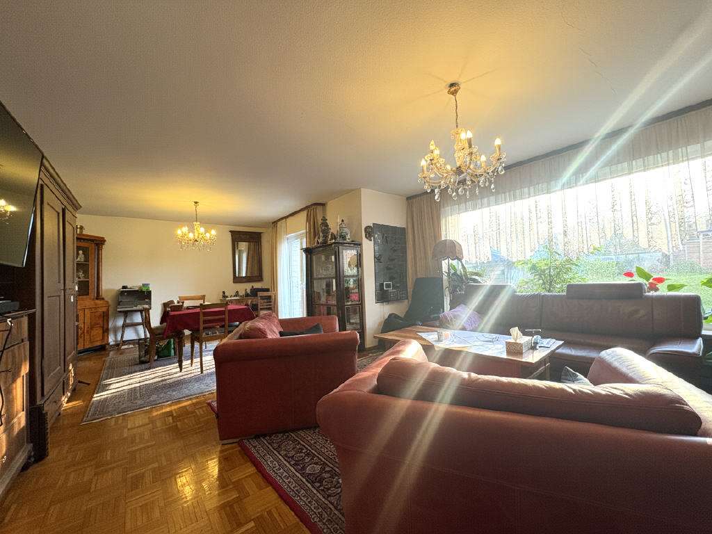 Immobilie in Stadecken-Elsheim - Großzügiges Einfamilienhaus mit Terrasse und Garten in Feldrandlage - Bild 0