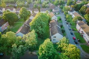 SOFORT VERFÜGBAR! Renovierte 3,5-Zimmern Erdgeschosswohnung – Büsackerstraße 46, 47179 Fahrn, Duisburg – Vorschaubild 1