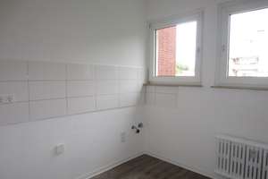 Gut aufgeteilte, komplett renovierte 2-Zimmer-Wohnung mit Balkon in gepflegter Lage! – Am Teichstück 44, 45309 Schonnebeck, Essen – Vorschaubild 3