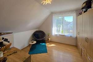 Stilvolle 4-Zimmer-Maisonette mit Galerie und zwei Balkonen in begehrter Lage in Augsburg-Göggingen – Die vollständige Adresse der Immobilie erhältst du vom Anbieter., 86199 Göggingen-Süd, Augsburg – Vorschaubild 9