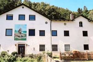 Wohnen, wo andere Urlaub machen: Idyllisches Mehrgenerationenhaus am Waldrand im Anlautertal! – Die vollständige Adresse der Immobilie erhältst du vom Anbieter., 85125 Kinding – Vorschaubild 1