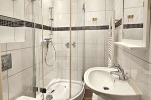 Reserviert - Helle 1-Zimmer Wohnung mit Balkon und Aufzug im beliebten Güntzelkiez – Landhausstraße 4, 10717 Wilmersdorf, Berlin – Vorschaubild 5