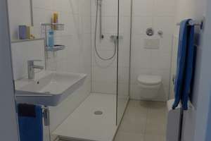 Helle, ruhige 2-Zimmer-Dachgeschoßwohnung, Aufzug vorhanden – Altenessener Str. 430, 45329 Altenessen-Nord, Essen – Vorschaubild 2