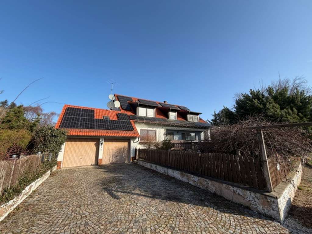 Immobilie in Roth - Frei!! Großzügiges Ein- oder Zweifamilienhaus mit Terrasse, Garten, Garage+Stellplätze und neuer Pho - Bild 3