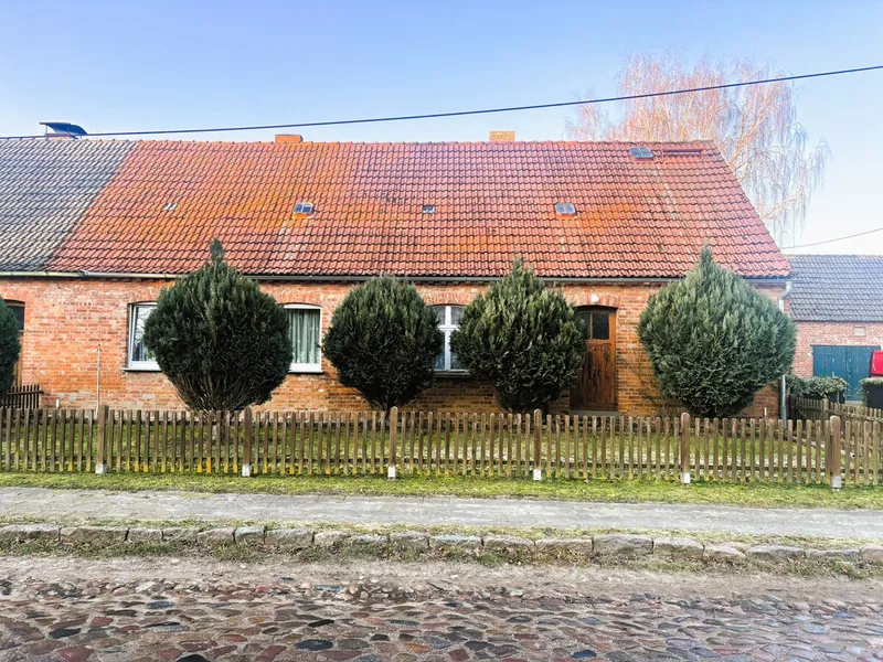 Haushälfte mit Potenzial in ländlicher Idylle bei Altentreptow, Mecklenburgische Seenplatte Kreis – Bild 3