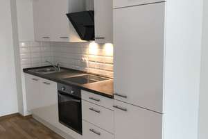 Stilvolle, geräumige und neuwertige 1-Zimmer-Wohnung mit Balkon und EBK in Obersendling, München
