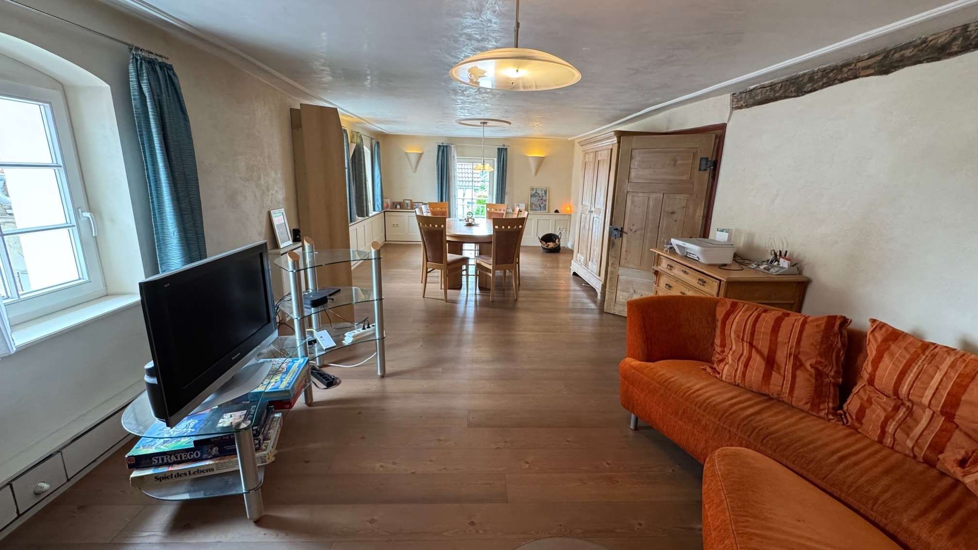 Immobilie in Eutingen im Gäu - Saniertes Wohnhaus mit Charme, Garage, großer Scheune und viel Platz für die Familie - Bild 1