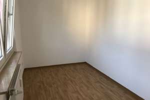 Erstbezug nach Sanierung - 2,5-Zimmerwohnung mit neuen Bodenbelägen – Vogelsbergstraße 13, 36381 Schlüchtern – Vorschaubild 3