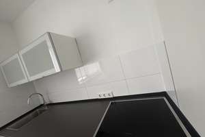 Helle Zwei Zimmer Wohnung mit EBK