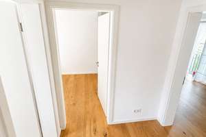 **INNINGEN** Exklusive Reihenmittelhausartige 3,5 ZwKB in ehemaliger Scheune – Hornissenweg 11, 86199 Inningen, Augsburg – Vorschaubild 16