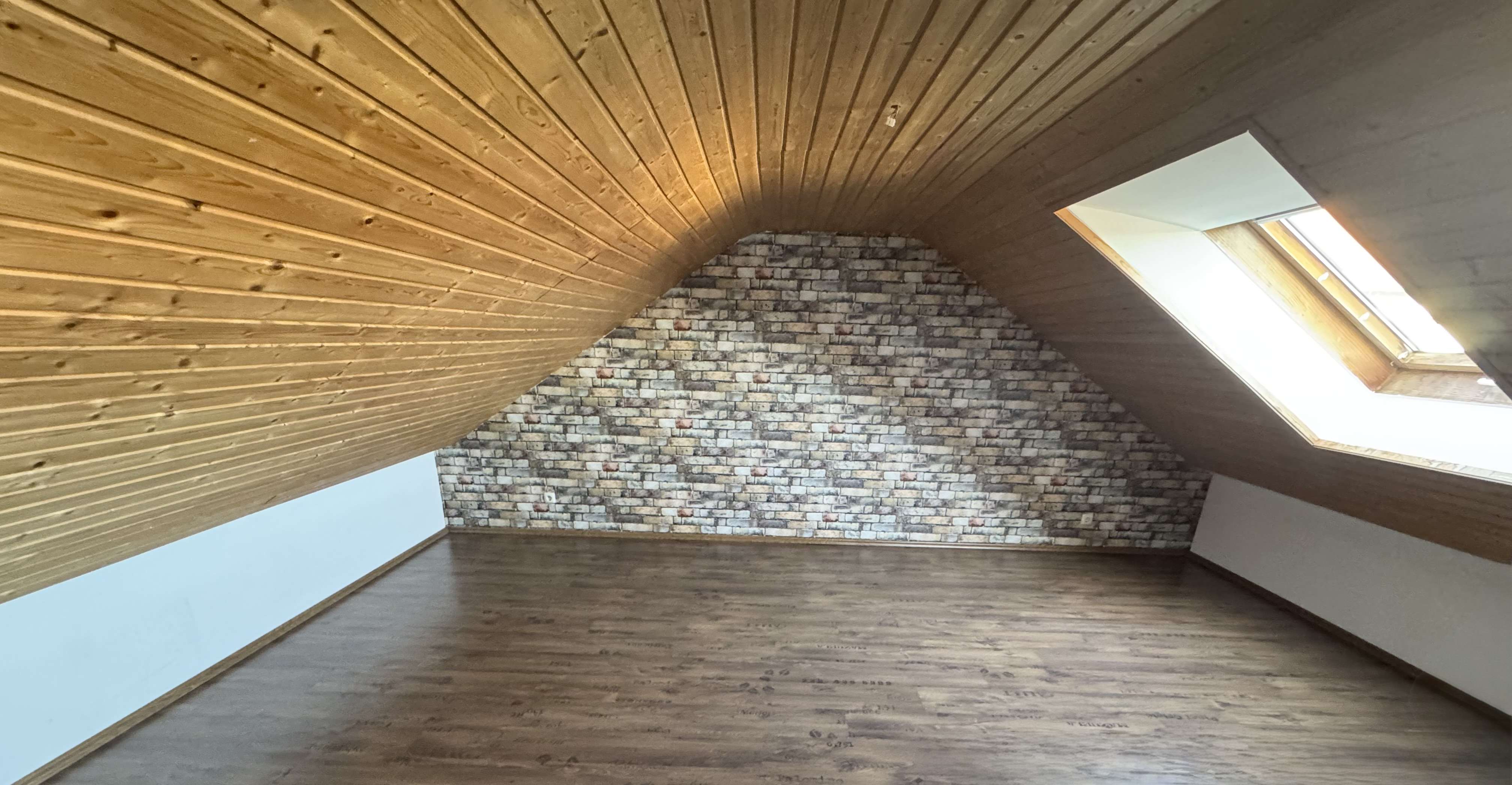 Immobilie in Hünfeld - Einfamilien-Wohnhaus mit Einliegerwohnung in bester Lage zu verkaufen ! - Bild 0