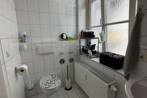 Altbau-Charme pur: 2-Zimmer-Wohnung mit Balkon mitten in Augsburg – kurzfristig bezugsfrei- – Volkhartstraße 18, 86152 Georgs- und Kreuzviertel, Augsburg – Vorschaubild 18