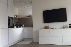 Großzügige 2-ZimmerWohnung mit gehobener Innenausstattung mit Balkon und Einbauküche in Augsburg – Jakoberwallstraße 5, 86153 Am Schäfflerbach, Augsburg – Vorschaubild 3