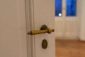 Charmante 2-Zimmer Altbauwohnung, teilmöbliert als Hauptmieter – Oberlandstraße 2, 12099 Tempelhof, Berlin – Vorschaubild 9
