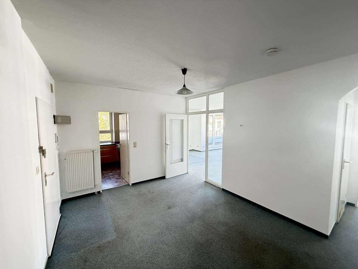 Schwachhausen: Schöne, gut aufgeteilte 3-4 Zi. - DG- Wohnung mit Lift, gr. Balkon u. TG-Stellplatz, Bremen – Bild 2