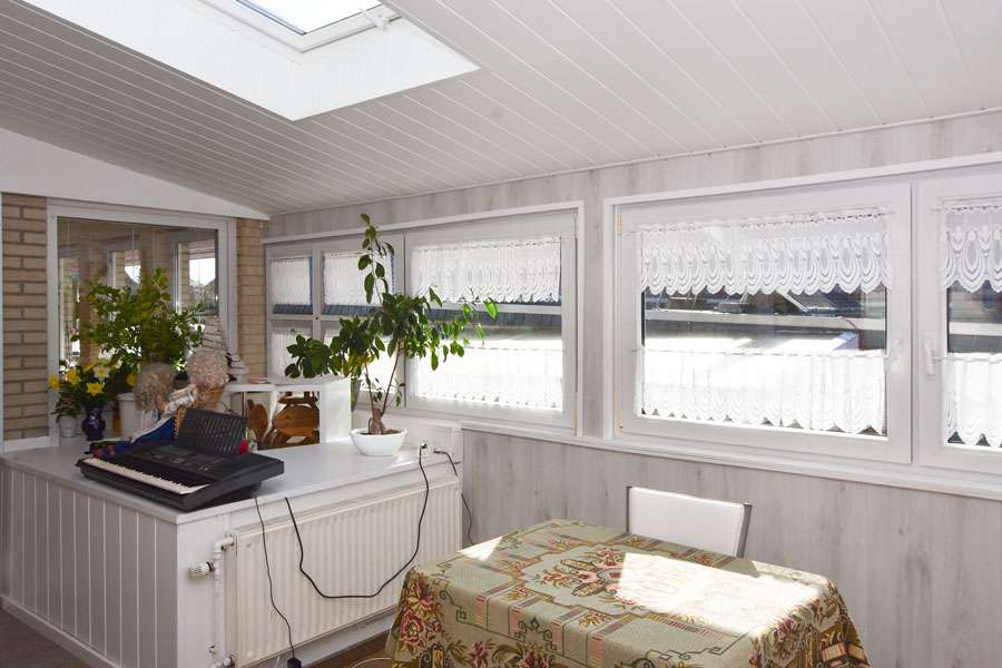 Immobilie in Weyhausen - Großes Einfamilienhaus mit Anbau, Wintergärten und Keller nahe Wolfsburg! - Bild 1