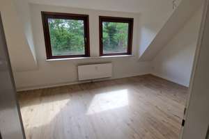 Stilvolle 3-Zimmer-DG-Wohnung mit Einbauküche in Hamburg Neugraben-Fischbek – Die vollständige Adresse der Immobilie erhältst du vom Anbieter., 21149 Neugraben-Fischbek, Hamburg – Vorschaubild 4