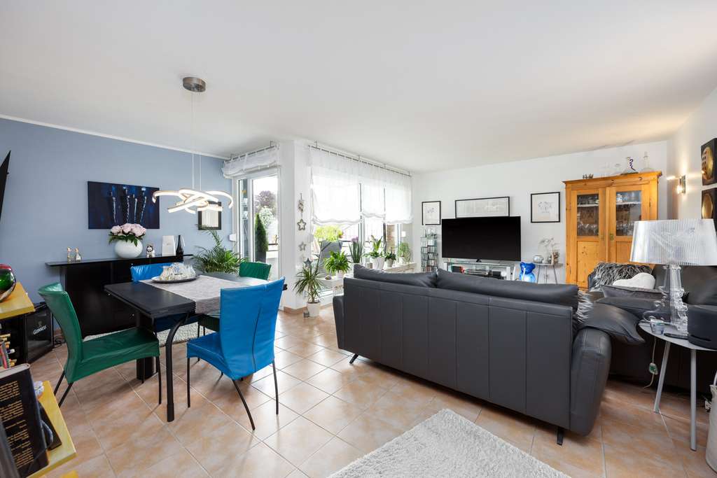 Top-Lage in Frohlinde! 3-Zimmer-Wohnung mit Balkon und Garage – seltene Gelegenheit.