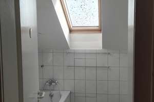 Dachgeschoss im ruhigen Haus in zentraler Lage – Schreckerstr. 7, 47166 Alt-Hamborn, Duisburg – Vorschaubild 3