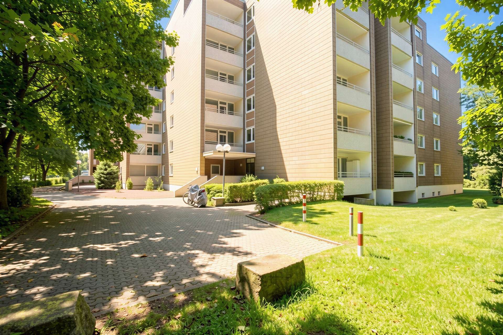 Hinrichsring, Kapitalanlage in der List: vermietete 2-Zimmerwohnung mit Balkon und TG-Stellplatz, Hannover – Bild 1
