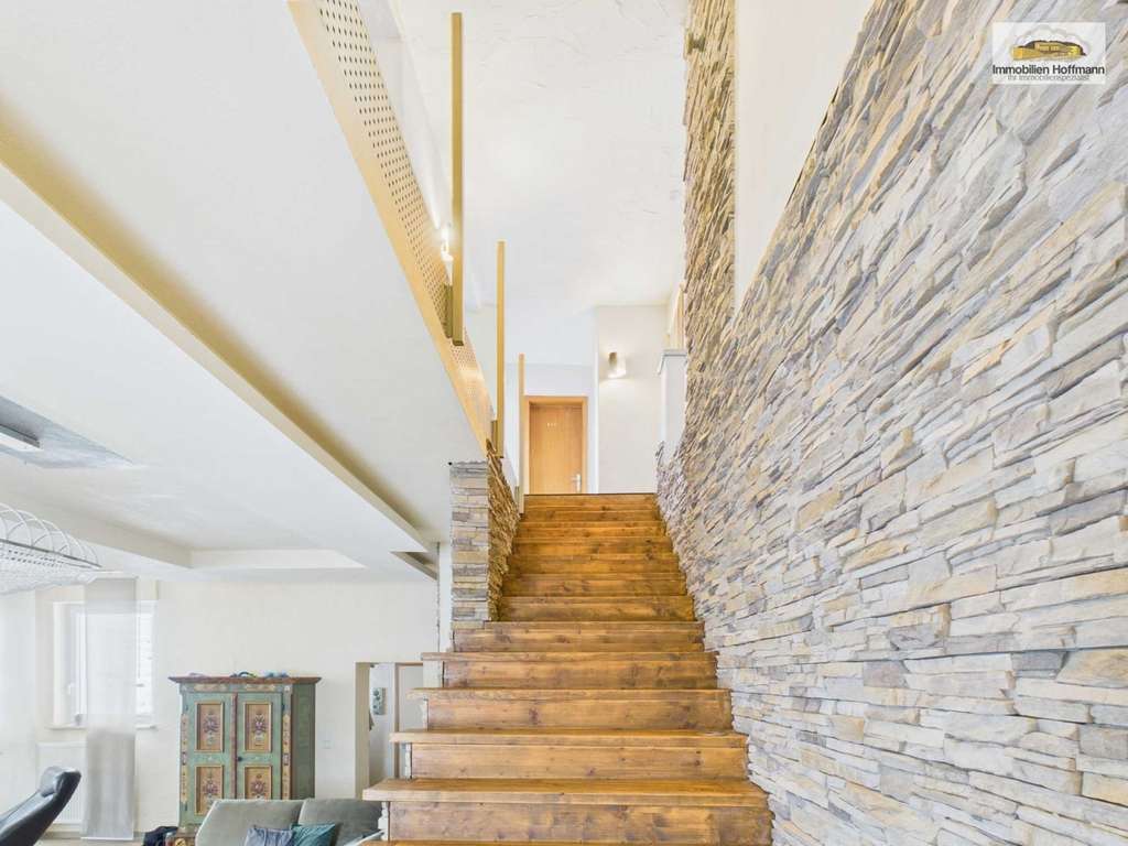 Immobilie in Kleinkahl - Exklusives Wohnanwesen mit 423 m² Wohnfläche & großem Grundstück – Wohnen und Arbeiten auf höchstem  - Bild 4