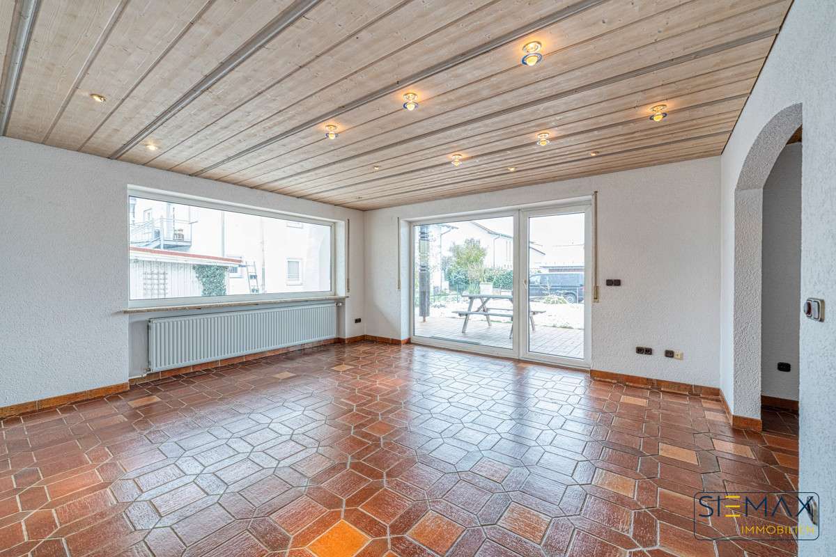 Immobilie in Essenbach - * BEZUGSFREI *
Grüner wohnen, smarter leben:
2 Einheiten mit ENERGIESPAR-GARANTIE! - Bild 3