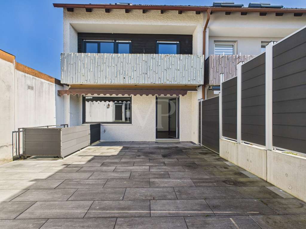 Immobilie in Dittelbrunn - Hier können Sie sofort einziehen - renoviertes Reihenendhaus am Sonnenteller - Bild 1