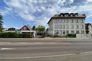 Renovierungsbedürftiges Einfamilienhaus mit großem Grundstück