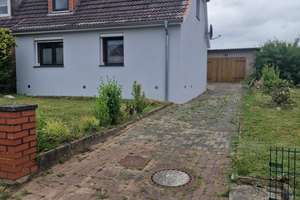 Charmante Doppelhaushälfte mit traumhaftem Garten – Die vollständige Adresse der Immobilie erhältst du vom Anbieter., 23970 Dargetzow, Wismar – Vorschaubild 2