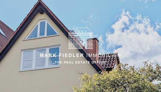 Bild von Ein Ort, an dem Erinnerungen wachsen - mit Gartenidylle und Skyline-Blick!