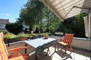 Komfortable Wohnung im 1. OG mit Balkon, Garten und Tageslichtbad in Bredeney
