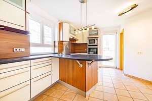 BRUMANI | Modernes Einfamilienhaus mit hochwertigem Anbau, Doppelgarage und Pool in Buggingen – Die vollständige Adresse der Immobilie erhältst du vom Anbieter., 79426 Buggingen – Vorschaubild 3