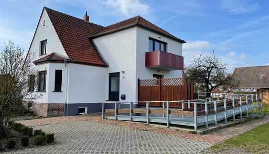 Bild von 2 freie Wohnungen! Top saniertes 2 Fam. Haus in Lehrte -  Aligse (Barrierefreie Whg. im EG)