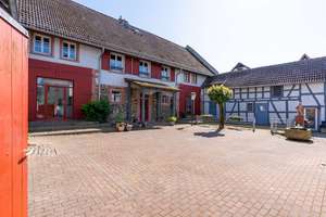 Idyllisches Anwesen mit vielfältigen Nutzungsmöglichkeiten in Feldrandlage von Reichelsheim-Blofeld – Die vollständige Adresse der Immobilie erhältst du vom Anbieter., 61203 Reichelsheim (Wetterau) – Vorschaubild 1