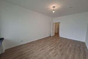 Frisch renovierte 2-Zimmer-Wohnung mit guter Raumaufteilung und Balkon in zentraler Lage – Charlottenstr. 4, 40210 Stadtmitte, Düsseldorf – Vorschaubild 4